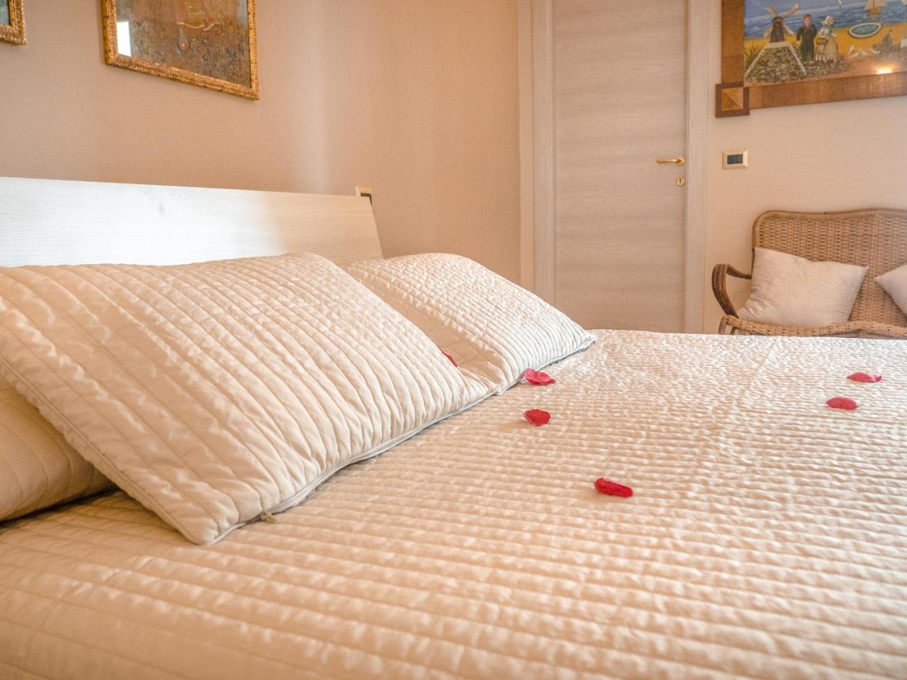 B&B A Casa Di Maybe Казерта Экстерьер фото